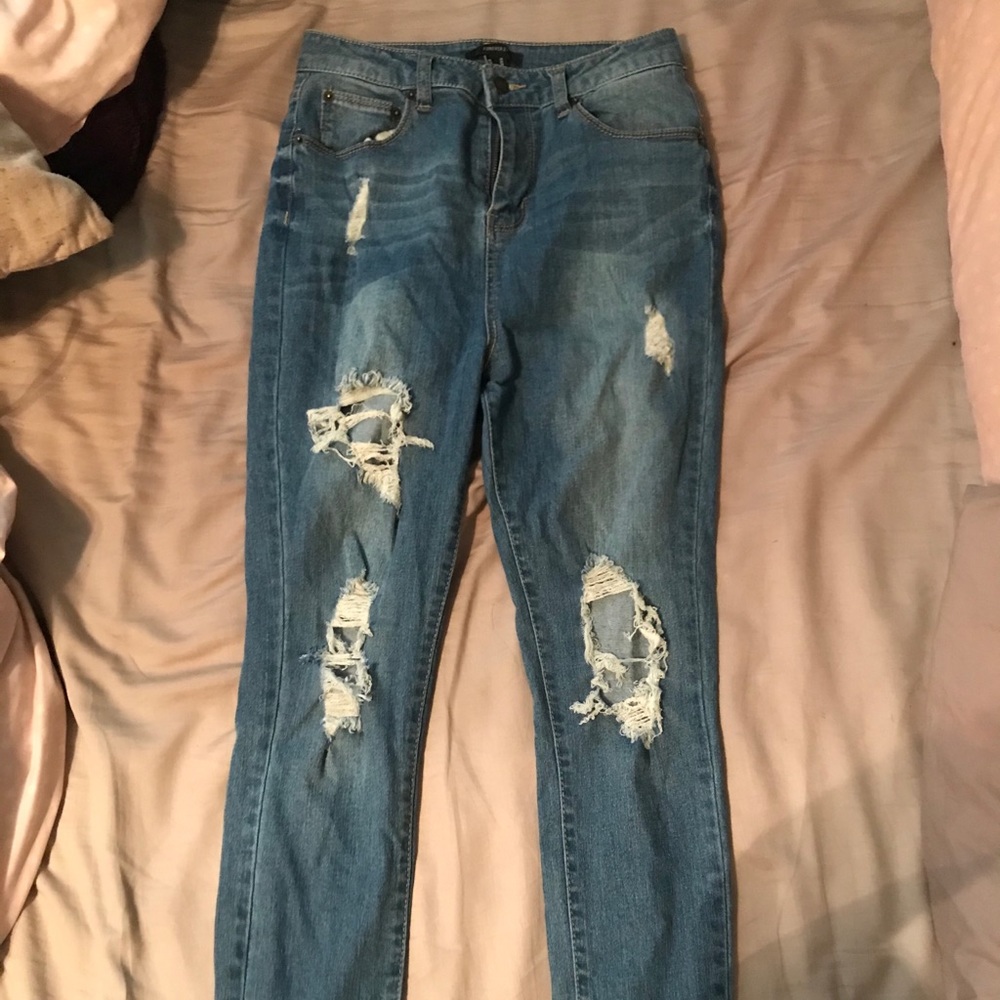 Ripped Cropped Jeans